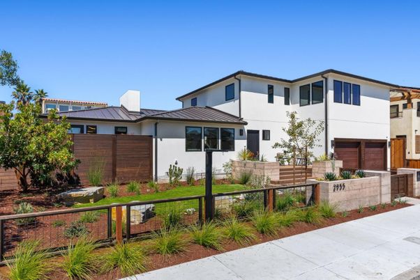 Attached, Exterior, Facade, Modern