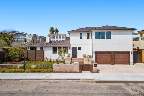 Attached, Exterior, Facade, Modern