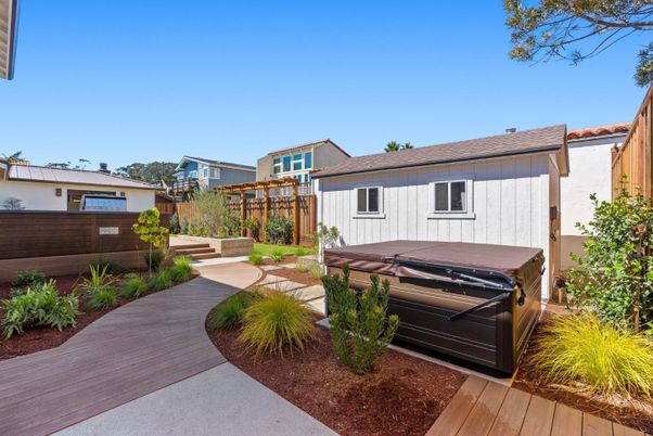 Exterior, Hot Tub