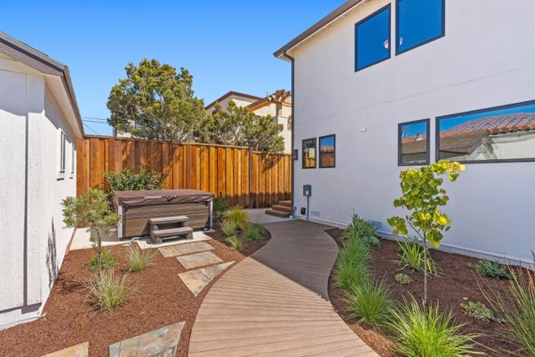 Exterior, Hot Tub