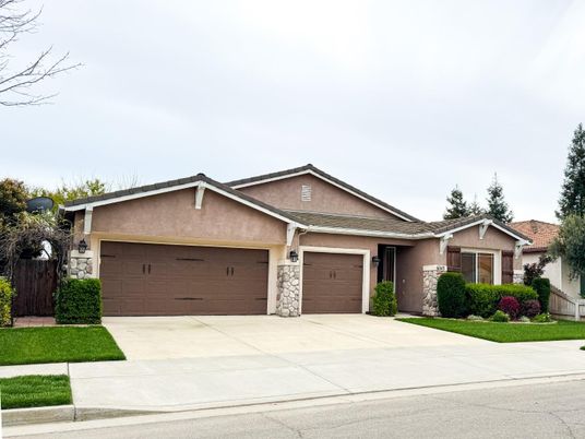 Attached, Exterior, Facade, Ranch