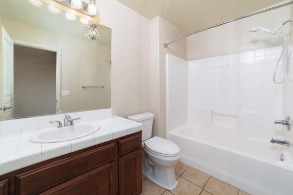 Bathroom, Interior, Tile Countertops