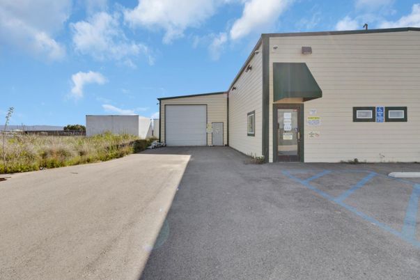 Detached Garage, Exterior