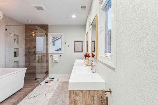 Bathroom, Free Standing Baths, Glass Shower, Interior, Recessed Lighting