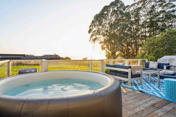 Exterior, Hot Tub