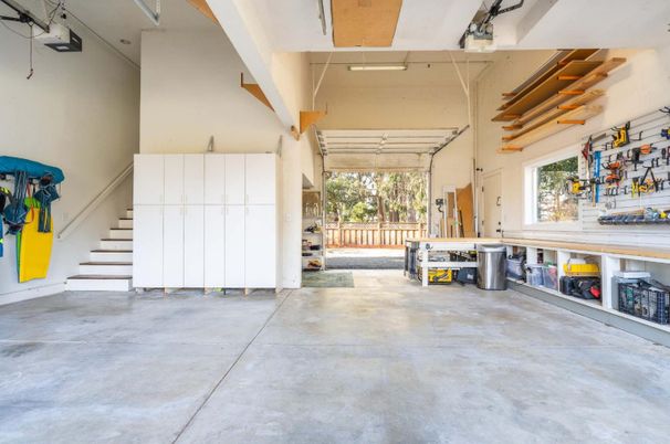 Garage, Interior