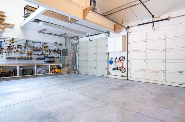 Garage, Interior