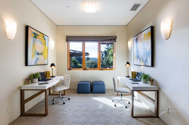Home Office, Interior