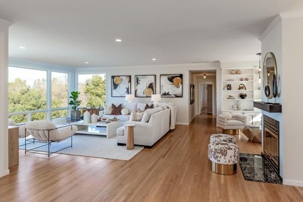 Interior, Living room, Recessed Lighting, Wood Texture Flooring