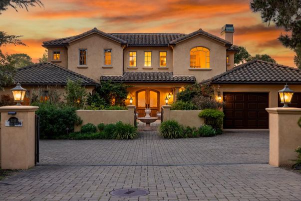 Attached, Exterior, Facade, Mediterranean