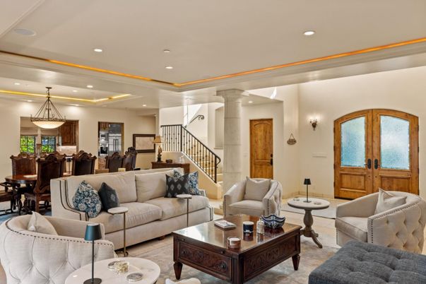 Dining room, Interior, Living room, Pendant Lights, Recessed Lighting