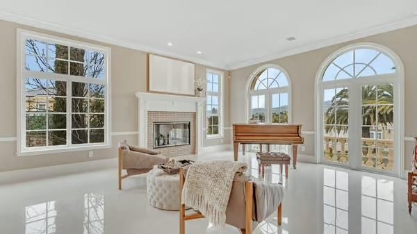 Fireplace, Interior, Living room, Piano, Recessed Lighting