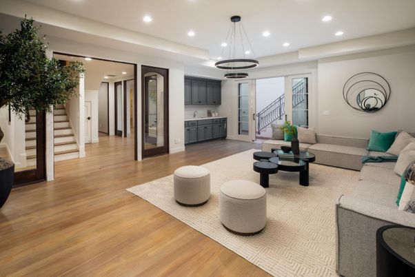 Interior, Living room, Pendant Lights, Recessed Lighting, Wood Texture Flooring