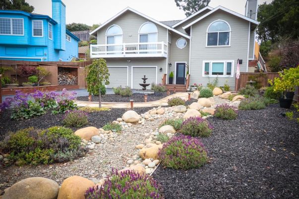 Attached, Exterior, Facade, Raised Ranch