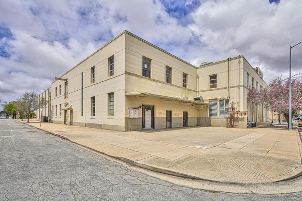 Exterior, Facade, Modern