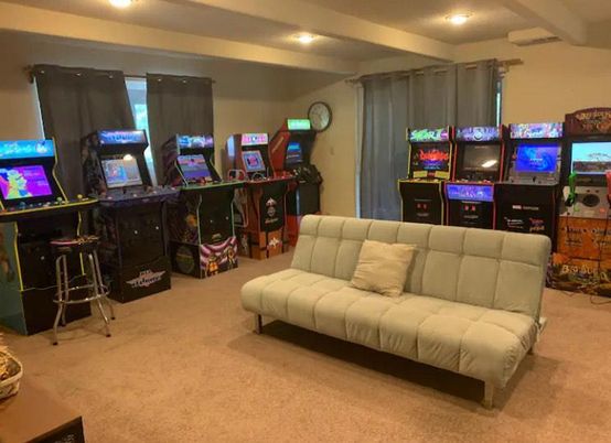 Game Room, Interior, Recessed Lighting