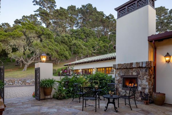 Exterior, Fireplace