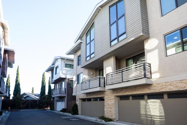 Attached, Exterior, Facade, Rowhouse