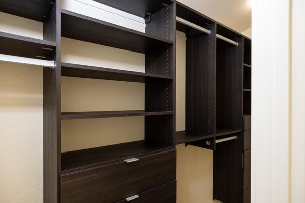 Interior, Walk-in Closets, Wood Texture Flooring