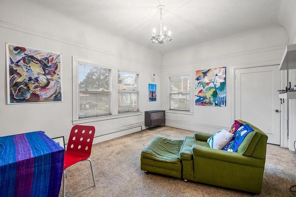 Chandelier, Interior, Living room