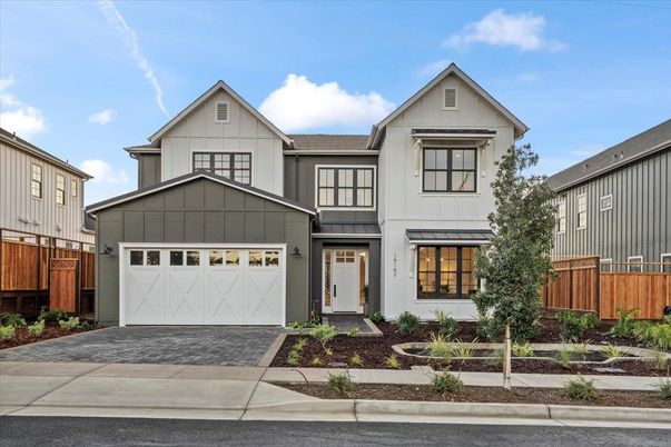 Attached, Exterior, Facade, Farmhouse