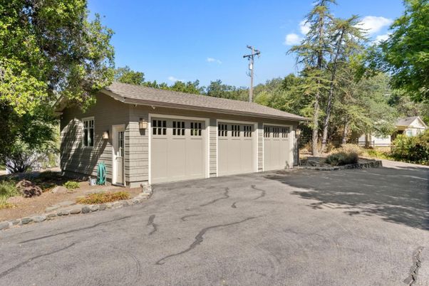 Detached Garage, Exterior