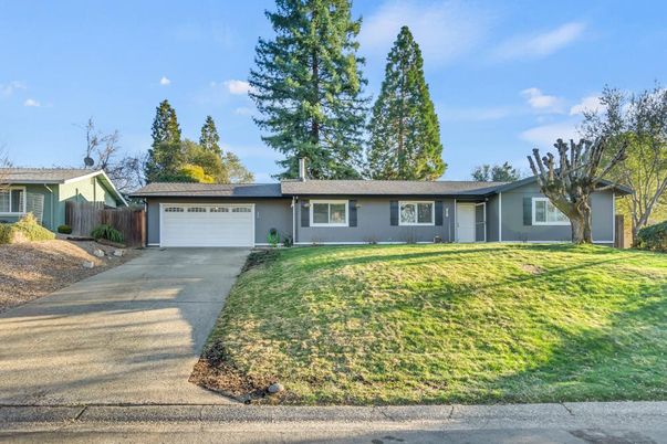 Attached, Exterior, Facade, Ranch