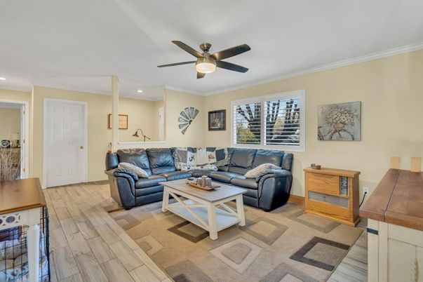 Interior, Living room, Recessed Lighting, Wood Texture Flooring