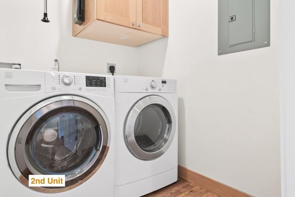 Interior, Utility Closets, Washer, Wood Texture Flooring