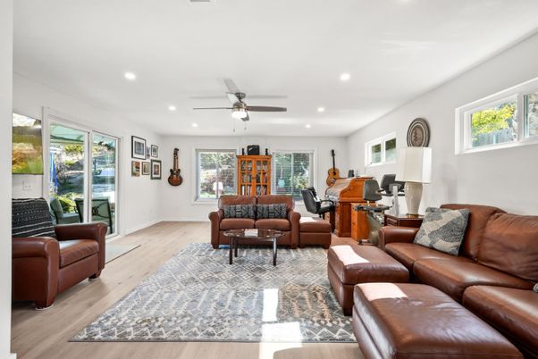 Interior, Living room, Recessed Lighting, Wood Texture Flooring