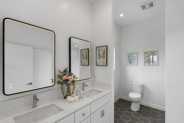 Bathroom, Dual Sink Vanities, Interior, Recessed Lighting