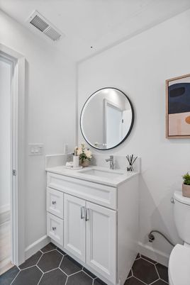 Bathroom, Dual Sink Vanities, Interior, Recessed Lighting