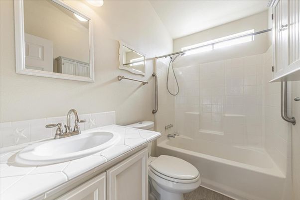 Bathroom, Interior, Tile Countertops