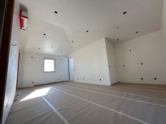 Empty room, Interior, Recessed Lighting