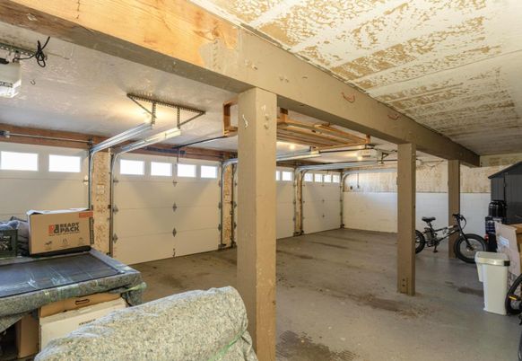 Garage, Interior