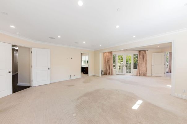 Empty room, Interior, Recessed Lighting