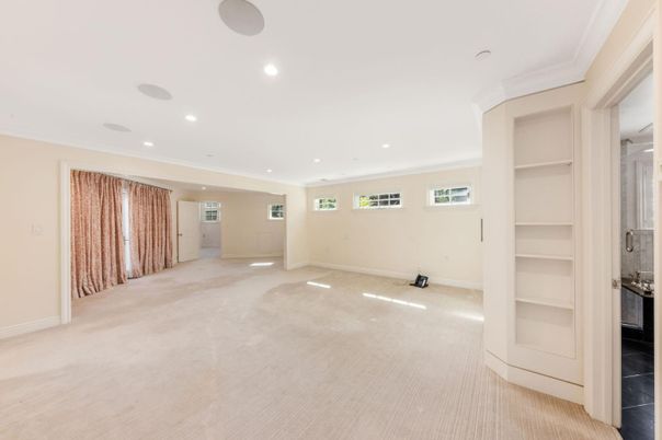 Empty room, Interior, Recessed Lighting