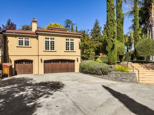 Attached, Exterior, Facade, Mediterranean