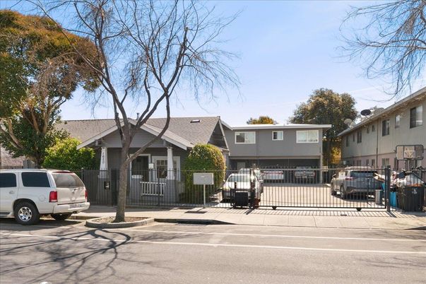 Exterior, Facade, American Craftsman