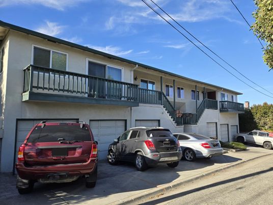 Attached, Exterior, Facade, Modern