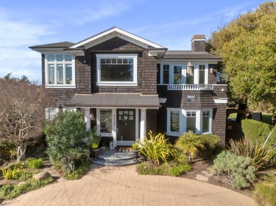 Exterior, Facade, American Craftsman
