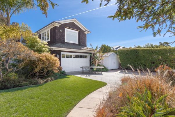 Attached, Backyard, Exterior, Facade, American Craftsman