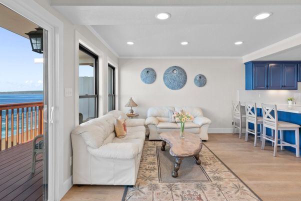 Interior, Living room, Recessed Lighting, Water, Wood Texture Flooring