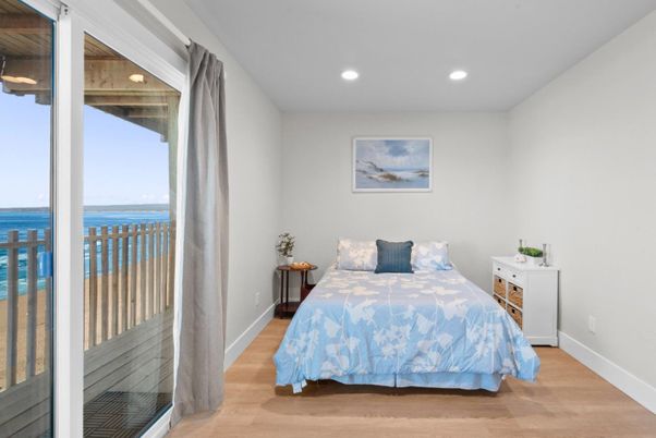 Bedroom, Interior, Recessed Lighting, Water, Wood Texture Flooring