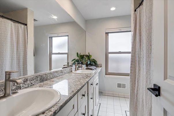 Bathroom, Dual Sink Vanities, Interior, Recessed Lighting