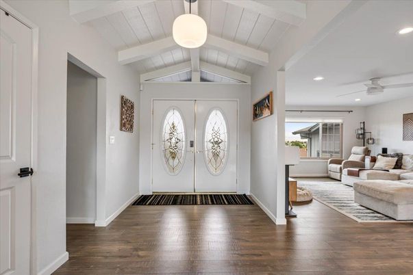 Interior, Recessed Lighting, Wood Texture Flooring