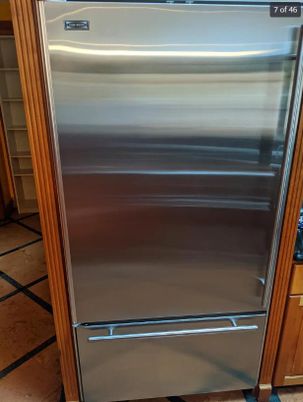 Interior, Stainless Steel Appliances