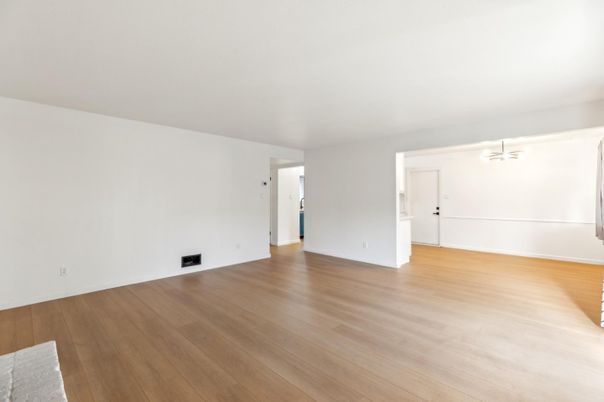 Empty room, Interior, Pendant Lights, Wood Texture Flooring