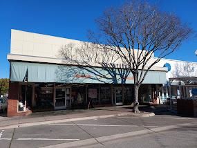 Exterior, Facade, Modern