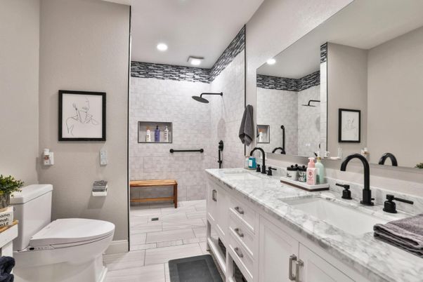Bathroom, Dual Sink Vanities, Interior, Recessed Lighting